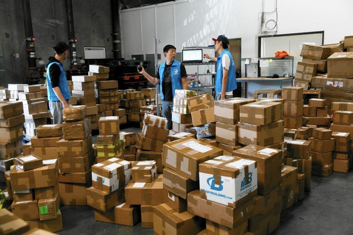 China is one of the world's largest exporters of clothing, footwear, appliances, household goods, etc - DiFreight