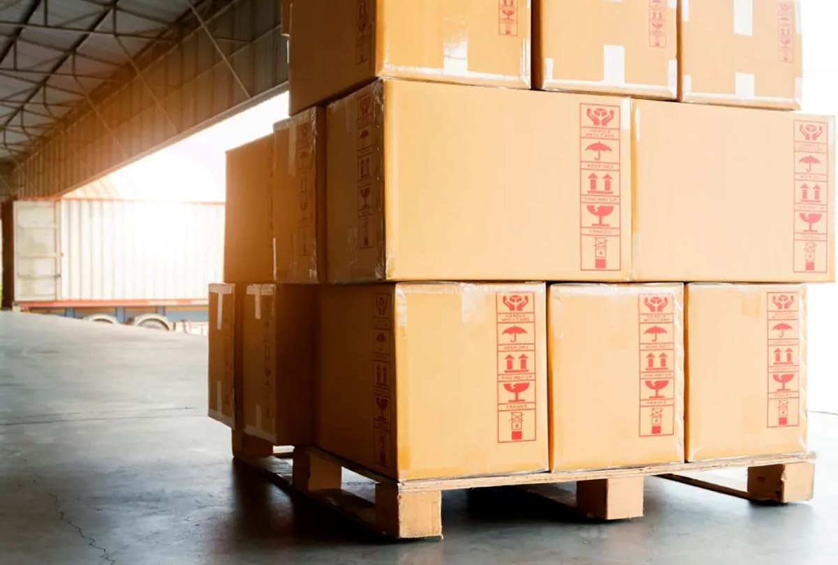 Cardboard boxes protect against damage and maintain integrity.