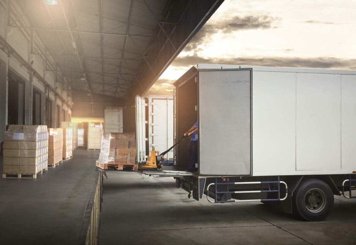 Особливості перевезення збірних вантажів з України до Великобританії